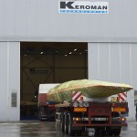 19 Novembre 2014, Tranfert d'un flotteur du futur maxi trimaran MACIF du chantier CDK Port-La-Forêt au chantier Keroman Technologies à Lorient.